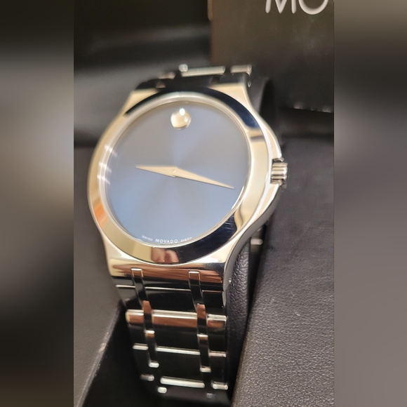 Movado Watch Mens Sliver Sapphire Crystal.. NEW! - Picture 4 of 14